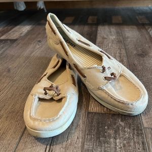 Women’s 7 shoes